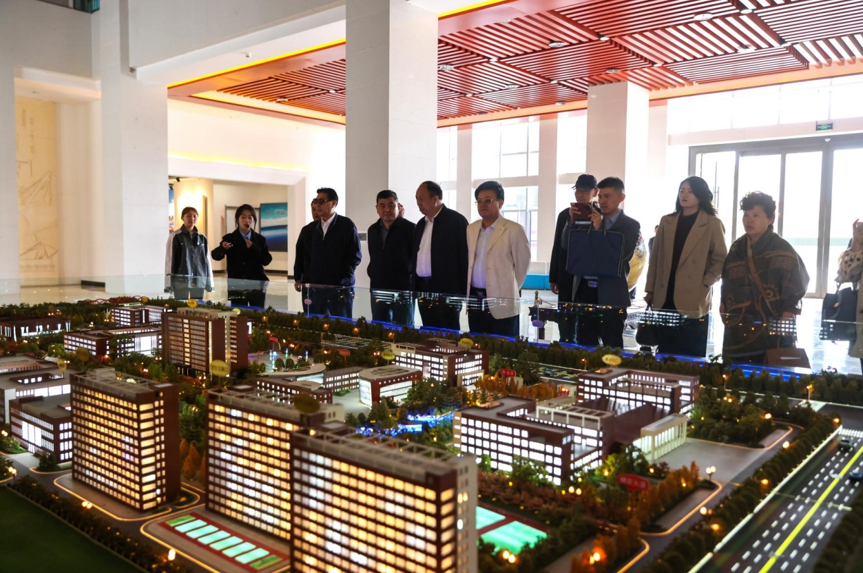 参观学习拓思路 对标提升谋发展——437ccm必赢国际赴甘肃医学院、平凉职业技术学院开展考察学习活动