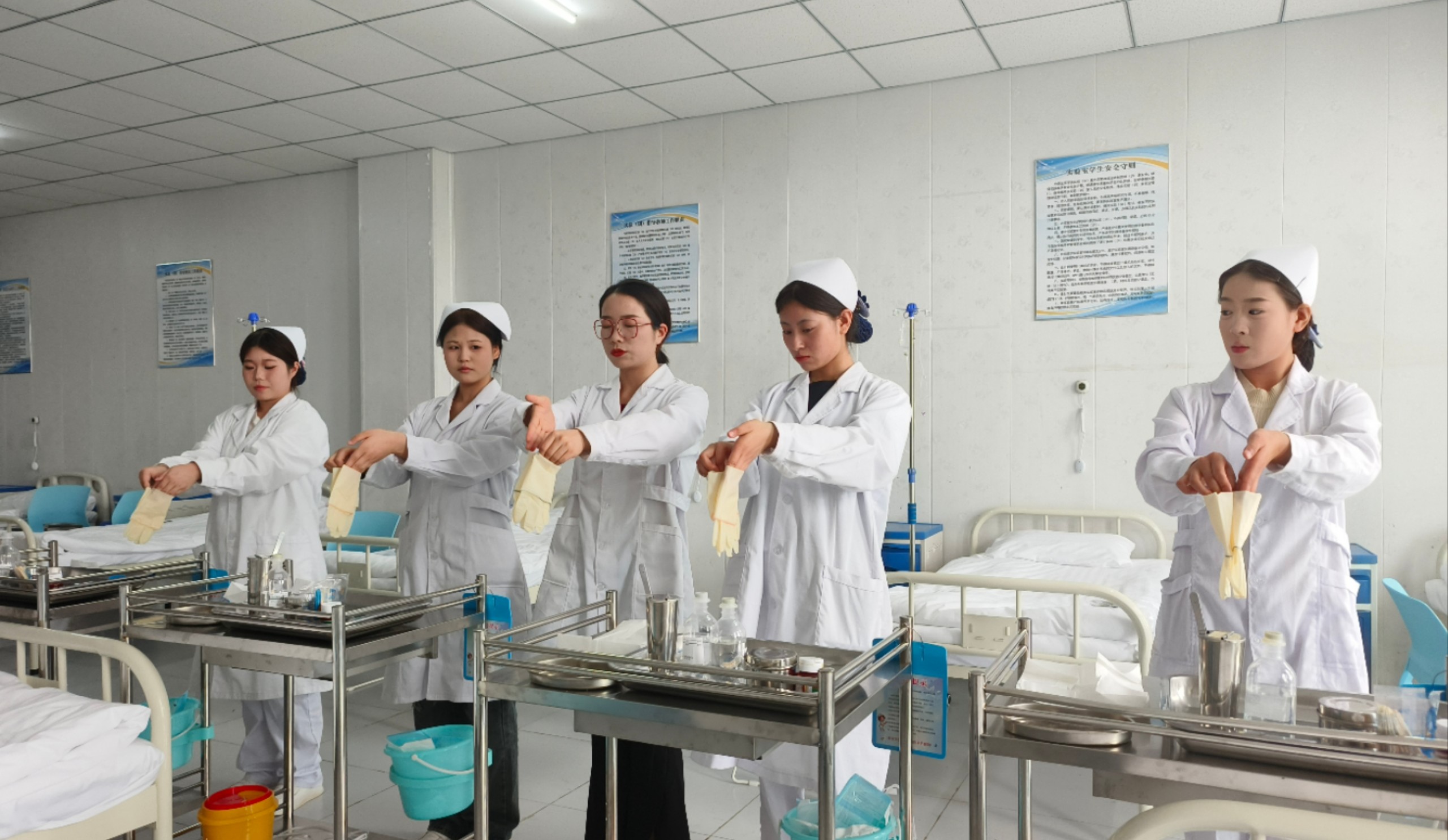 437ccm必赢国际护理学院开展实习前技能强化训练