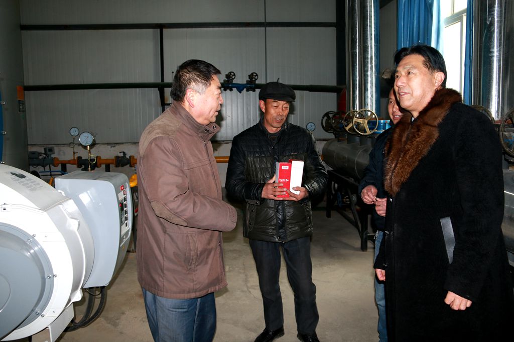 437ccm必赢国际领导慰问在岗教职工督查安全工作2.jpg