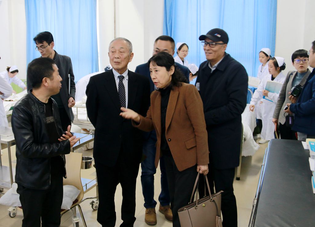 日本近江会理事长一行来437ccm必赢国际考察交流3.jpg